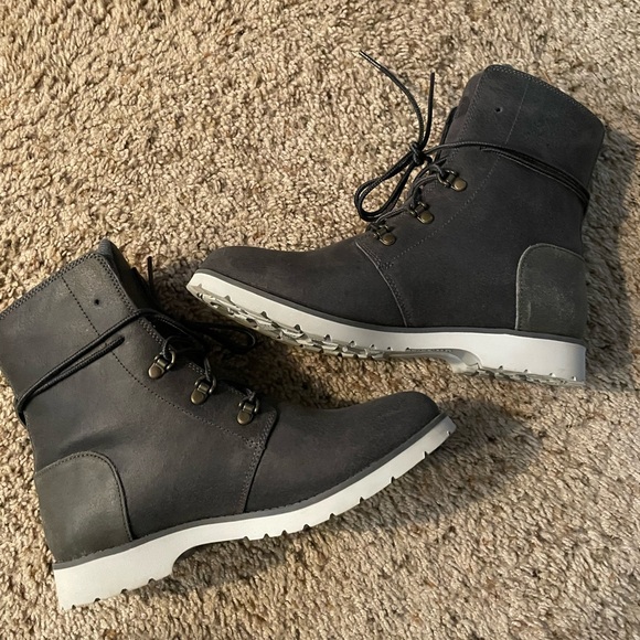 The North Face Boots Grey 8.5 - Picture 2 of 8